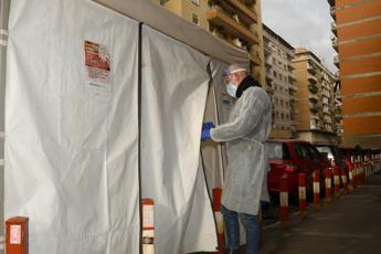 Covid oggi Lazio, 5.614 contagi e 15 morti. A Roma 2.961 nuovi casi