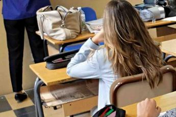 Covid scuola e rientro, Ricciardi: “Scienza ignorata, si tornerà subito in Dad”