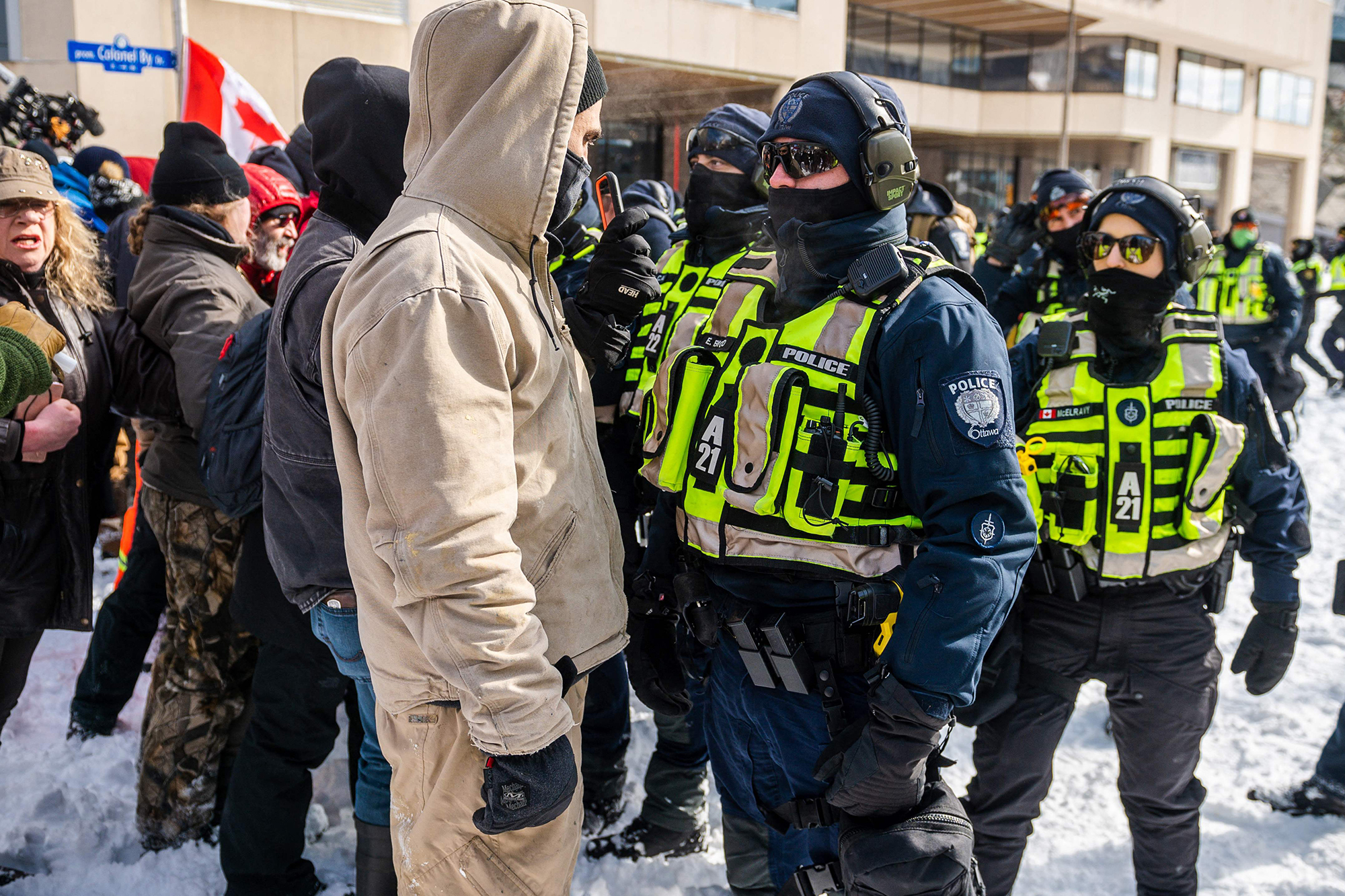 La polizia sgombera il centro di Ottawa