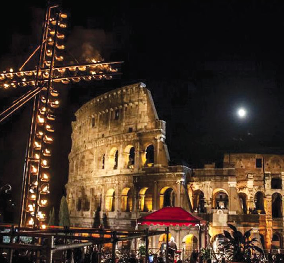 Settimana Santa: torna la Via Crucis al Colosseo