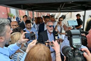 Calcio, De Laurentiis: “Non serve mercato, tanti in uscita”