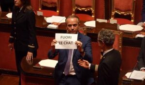 Delmastro, Giunta Camera dice no a uso chat, opposizioni all’attacco in Parlamento