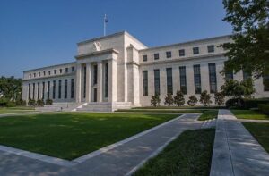 Fed conferma tassi al 3,50%-3,75%, 3 componenti Fomc volevano rialzo