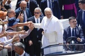 Papa: Presenza di Dio nelle nostre vite in grado di cambiare tutto