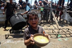 Oltre 10mila firme per Nobel a bimbi Gaza. In campo la politica tra sì e distinguo