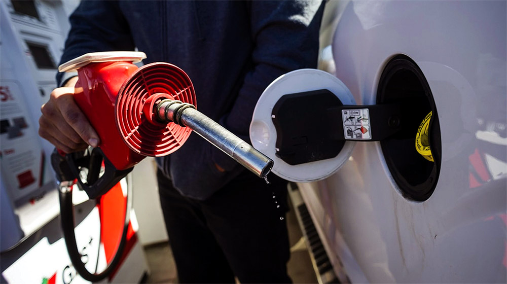 L’inflazione sale al 3%:  pesano benzina e viaggi