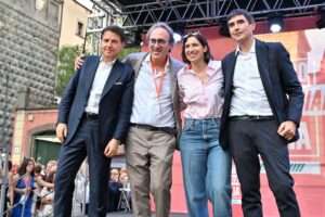 Fratoianni: unità non basta, serve coraggio da patrimoniale a scala mobile