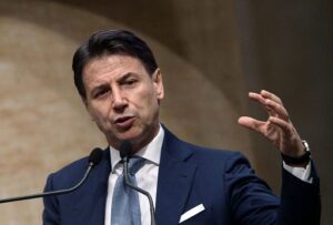 M5S, Conte rilancia da Milano la sfida su pace e armi