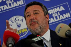 La tregua di Pontida regge. Salvini predica unità ma non cambia linea “nazionale”