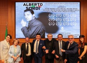 Il lato privato di Alberto Sordi nel docufilm ora su Prime Video