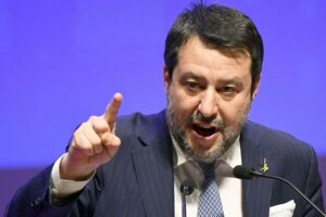 Scontro Fi-Lega su Milano. Salvini propone primarie, azzurri: vadano soli